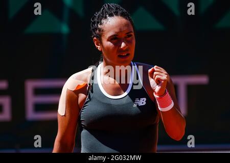 Paris, Frankreich. Mai 2021. Heather Watson von GBR ist beim French Open Grand Slam Tennisturnier 2021 in Roland Garros, Paris, Frankreich, in Aktion. Frank Molter/Alamy Live Nachrichten Stockfoto