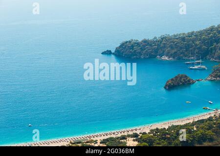 Luftaufnahme des Oludeniz Strandes. Beliebte Touristenattraktion Bereich für den Sommerurlaub. Fethiye, Mugla, Türkei. Stockfoto