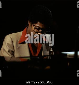 Herbie Hancock, amerikanischer Jazz-Pianist, Jazz Fest Berlin, Herbie Hancock Klavier solo, Philharmonie, 1977. Herbie Hancock, amerikanische Jazzpianistin, Jazz Fest Berlin, Herbie Hancock Klavier solo, Philharmonie, 1977. Stockfoto