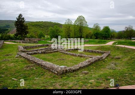 Überreste der mittelalterlichen Krakra-Festung bei Pernik, Bulgarien, EU. Stockfoto