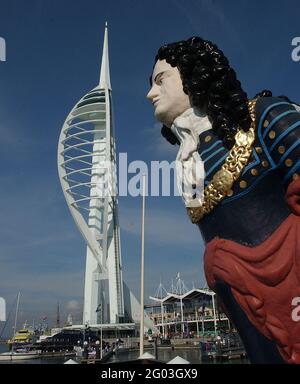 PORTSMOUTH'S SPINNAKER TOWER, DER HEUTE (DIENSTAG) FÜR DIE ÖFFENTLICHKEIT ZUGÄNGLICH IST. DER SPINNAKER TOWER LIFT FUNKTIONIERTE NICHT PIC MIKE WALKER, 2005 Stockfoto