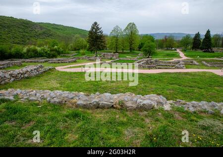 Überreste der mittelalterlichen Krakra-Festung bei Pernik, Bulgarien, EU. Stockfoto