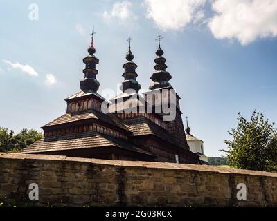 Owczary, Polen - 22.August 2018: Die griechisch-katholische Pfarrei Kirche von Schutz der Mather Gottes in Owczary. Polen. UNESCO Holz- tserkvas des C Stockfoto