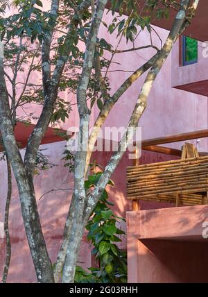 Wohnungsfassaden. Tulum Apartments, Tulum, Mexiko. Architekt: Reyes Rios + Larrain Studio , 2019. Stockfoto