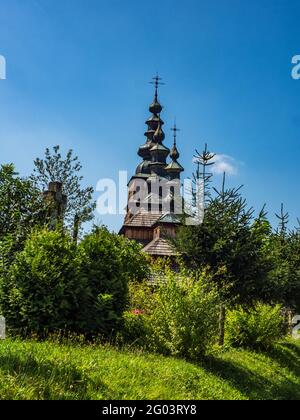 Owczary, Polen - 22.August 2018: Die griechisch-katholische Pfarrei Kirche von Schutz der Mather Gottes in Owczary. Polen. UNESCO Holz- tserkvas des C Stockfoto