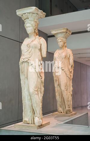 Akropolis-Museum Athene, die berühmten Statuen der Karyatiden Stockfoto