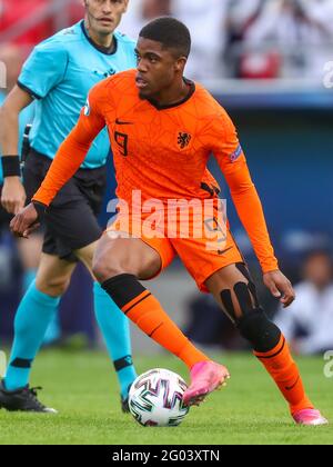 BOEDAPEST, UNGARN - 31. MAI: Myron Boadu von der niederländischen U21 kontrolliert den Ball beim UEFA-Viertelfinalspiel der U-21-Europameisterschaft 2021 zwischen der niederländischen U21 und der französischen U21 in der Boszik Arena am 31. Mai 2021 in Boedapest, Ungarn (Foto: Istvan Derencsenyi/Orange Picches) Stockfoto