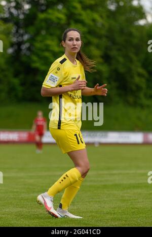 Aschheim, Deutschland. Mai 2021. Marsia Gath (18 Wuerzburger Kickers) während des 2. Fußball-Bundesliga-Spiel zwischen dem FC Bayern München II und dem Wuerzburger Kickers im Sportpark Aschheim. Kredit: SPP Sport Pressefoto. /Alamy Live News Stockfoto