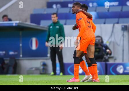 BÖDEST, UNGARN – MAI 31: Myron Boadu von der niederländischen U21 feiert das zweite Tor seiner Mannschaft mit Azor Matusiwa von der niederländischen U21 während des UEFA-Viertelfinalspiel der U-21-Europameisterschaft 2021 zwischen der niederländischen U21 und der französischen U21 in der Boszik Arena am 31. Mai 2021 in Boedapest, Ungarn (Foto von Istvan Derencsenyi/Orange Picts) Stockfoto
