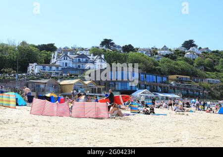 Der Strand vor dem Carbis Bay Hotel & Estate, der während des G7-Gipfels im Juni 2021 in Cornwall, Großbritannien, für die Öffentlichkeit geschlossen sein wird Stockfoto