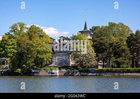 Villa Kesäranta, offizielle Residenz des finnischen Ministerpräsidenten, im Bezirk Meilahti in Helsinki, Finnland Stockfoto