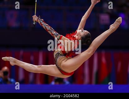 Harnasko Alina (BLR) während der Rhythmischen Gymnastik FIG World Cup 2021 Pesaro in der Vitrifrigo Arena, Pesaro, Italien am Mai / LM Stockfoto