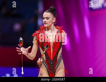 Harnasko Alina (BLR) während der Rhythmischen Gymnastik FIG World Cup 2021 Pesaro in der Vitrifrigo Arena, Pesaro, Italien am Mai / LM Stockfoto