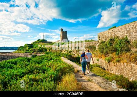 FRANKREICH. MANCHE(50). SAINT-VAAST-LA-HOUGUE. VAUBAN-TURM Stockfoto