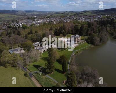 SELKIRK, SCHOTTLAND. 11. Mai 2021. Luftaufnahme des Haining House and Estate in Selkirk, Scottish Borders. Stockfoto