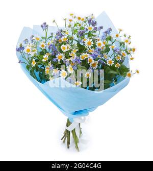 Hochzeitsstrauß auf Weiß isoliert. Frischer, üppiger Blumenstrauß Stockfoto