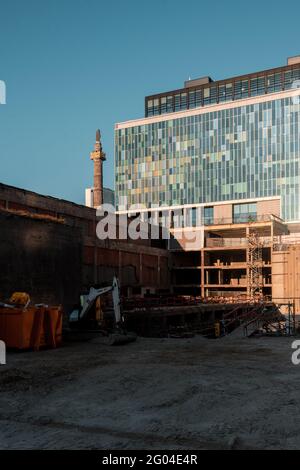 BRÜSSEL, BELGIEN - 30. Mai 2021: Der Finanzturm mit Blick auf brüssel aus dem nördlichen Viertel Stockfoto