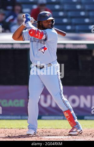 CLEVELAND, OH - Mai 30: Vladimir Guerrero Jr. (27) von den Toronto Blue Jays Fledermäuse während des Spiels zwei eines Doppelheader gegen die Cleveland Indians bei PR Stockfoto