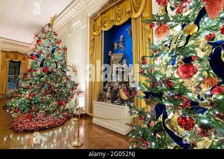 Die Krippe wird im Ostsaal des Weißen Hauses für die Weihnachtszeit am Sonntag, den 1. Dezember 2019, gezeigt Stockfoto