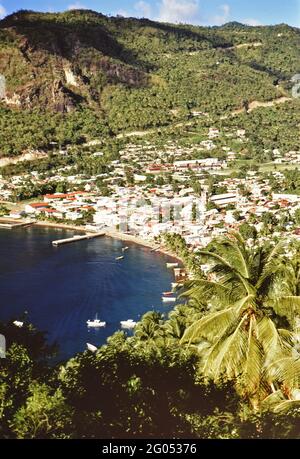 1990er St. Lucia (Ostkaribische) - Blick auf Castries Stadt und Hafen Ca. 1994 Stockfoto