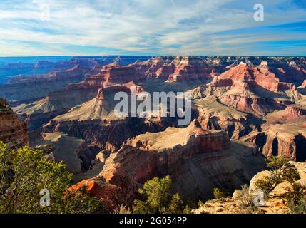 Von Powell Point, dem Grand Canyon National Park, Arizona, bietet sich ein atemberaubender Blick auf den Grand Canyon Stockfoto