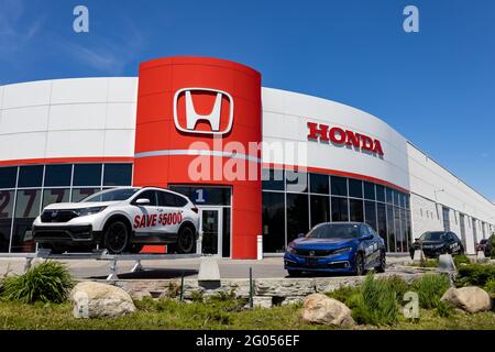 Ottawa, Ontario, Kanada - 31. Mai 2021: Dow Honda Autohaus an der Merivale Road in Ottawa. Stockfoto