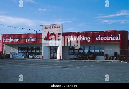 2000s America – ACE Hardware, Post Falls, Idaho 2004 Stockfoto