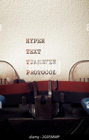 Mit einer Schreibmaschine geschriebener Satz für das Hyper-Text-Übertragungsprotokoll. Stockfoto
