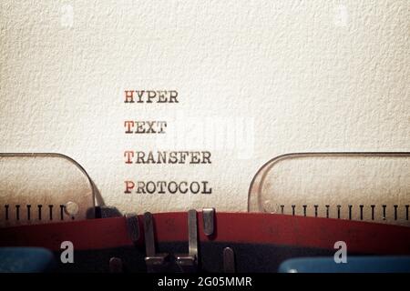 Mit einer Schreibmaschine geschriebener Satz für das Hyper-Text-Übertragungsprotokoll. Stockfoto