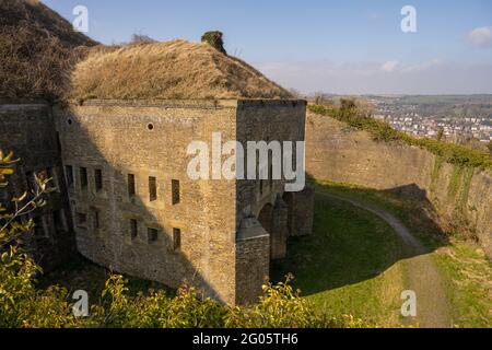 WESTERN Heights Fortress, auch bekannt als Drop Redoubt, auf den Klippen oberhalb von Dover. Ein Teil der Befestigungsanlagen, die im 18. Und 19. Jahrhundert erbaut wurden. Stockfoto