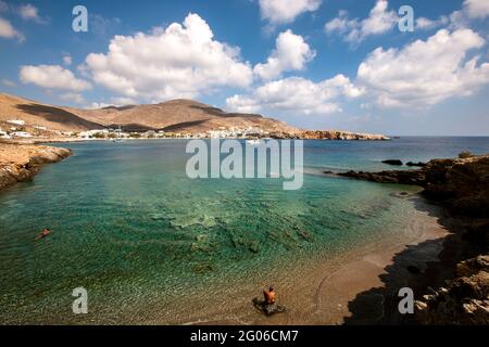 Bucht von Karavostasi, Insel Folegandros, Kykladen, Ägäis, Griechenland, Europa Stockfoto