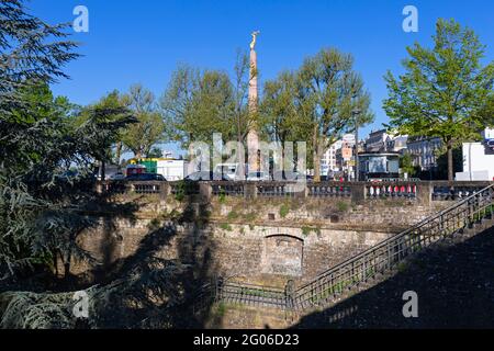 Europa, Luxemburg, Luxemburg-Stadt, Treppen hinunter zum Park de la Pétrusse unterhalb des Denkmals der Erinnerung Stockfoto