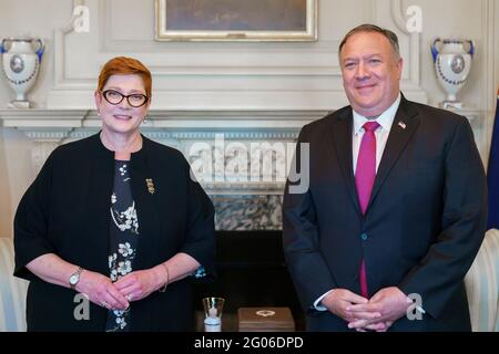 Außenminister Michael R. Pompeo trifft sich am 27. Juli 2020 im Außenministerium mit der australischen Außenministerin Marise Payne. Stockfoto