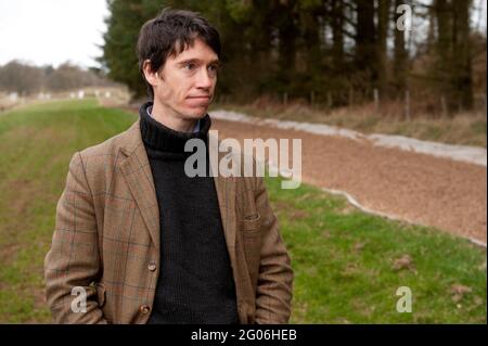 Rory Stewart besucht die Greystoke Stables während seines Wahlkampfs im Jahr 2010. Greystoke Stables, Greystoke, Cumbria, Großbritannien. 16 April 2010 Stockfoto