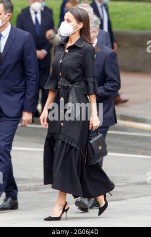 Vitoria, SPANIEN. Juni 2021. **KEIN SPANIEN** Königin Letizia von Spanien bei der Einweihung des Gedenkzentrums für Terrorismusopfer in Vitoria, Spanien, am 1. Juni 2021. Kredit: Jimmy Olsen/Media Punch/Alamy Live Nachrichten Stockfoto