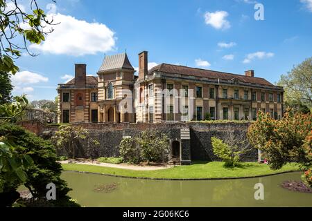 Eltham Palace and Gardens, London, Großbritannien Stockfoto