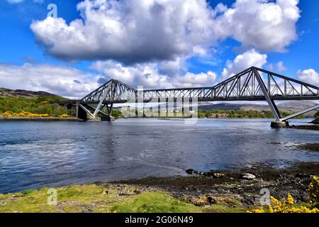 Connel Bridge und die Wasserfälle von Lora Stockfoto