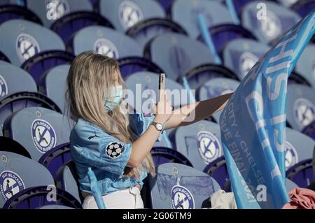 Ryal Quay, Großbritannien. Mai 2021. Man City Supporter Vorspiel während des UEFA Champions League Finales zwischen Manchester City und Chelsea beim Est‡dio do Drag‹o, Porto, Portugal am 29. Mai 2021. Foto von Andy Rowland. Quelle: Prime Media Images/Alamy Live News Stockfoto