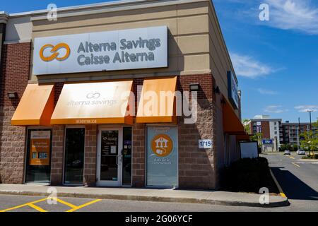 Ottawa, Ontario, Kanada - 31. Mai 2021: Eine Zweigstelle der Alterna Savings Credit Union an der Merivale Road in Ottawa. Stockfoto