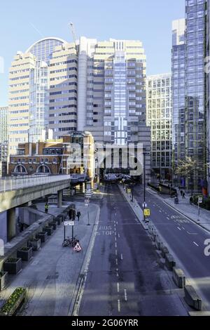 LONDON, VEREINIGTES KÖNIGREICH - 17. Feb 2015: 125 London Wall or Alban Gate von Sir Terry Farrell Stockfoto