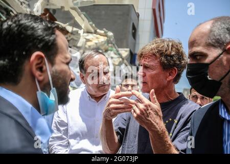 Gaza, Palästina. Juni 2021. Sven K¸hn von Burgsdorff, Vertreter der Europäischen Union im Westjordanland und im Gazastreifen, besucht den Gazastreifen. (Foto von Ahmed Zakot/SOPA Images/Sipa USA) Quelle: SIPA USA/Alamy Live News Stockfoto