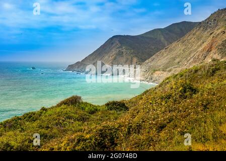 Panoramablick über die Küste bei Big Sur und die Bixby Bridge, Kalifornien Stockfoto