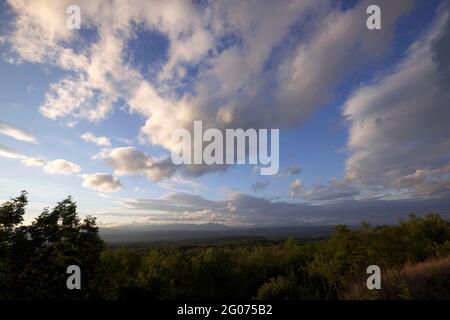 Blick auf die Catskill Mountains von der Route 44/55, von einem Abschnitt namens Overlook. Stockfoto