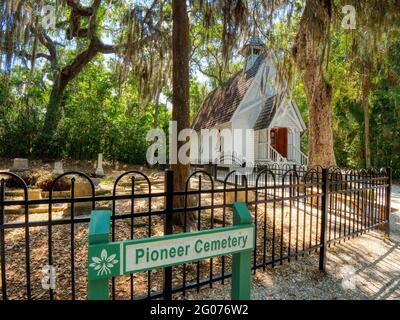 Pioneer Cemetery in der Marys Chapel im historischen Spanish Point Museum und Umweltkomplex in Osprey, Florida. USA Stockfoto