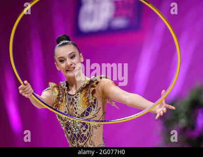 Pesaro, Italien. Mai 2021. Harnasko Alina (BLR) während der Rhythmischen Gymnastik FIG World Cup 2021 Pesaro in der Vitrifrigo Arena. (Foto: Fabrizio Carabelli/SOPA Images/Sipa USA) Quelle: SIPA USA/Alamy Live News Stockfoto