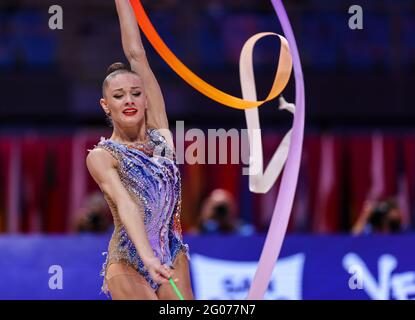 Pesaro, Italien. Mai 2021. Vedeneeva Ekaterina (SLO) während der Rhythmischen Gymnastik FIG World Cup 2021 Pesaro in der Vitrifrigo Arena. (Foto: Fabrizio Carabelli/SOPA Images/Sipa USA) Quelle: SIPA USA/Alamy Live News Stockfoto