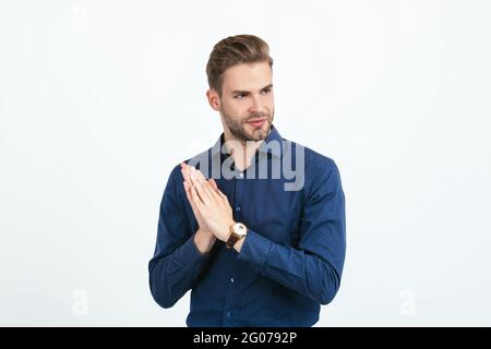 Schöner Mann mit stilvollen Haaren tragen Armbanduhr isoliert auf weiß, Vertrauen Stockfoto