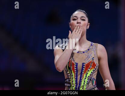 Pesaro, Italien. Mai 2021. Agiurgiuculese Alexandra (ITA) während der Rhythmischen Gymnastik FIG World Cup 2021 Pesaro in der Vitrifrigo Arena, Pesaro. (Foto: Fabrizio Carabelli/SOPA Images/Sipa USA) Quelle: SIPA USA/Alamy Live News Stockfoto