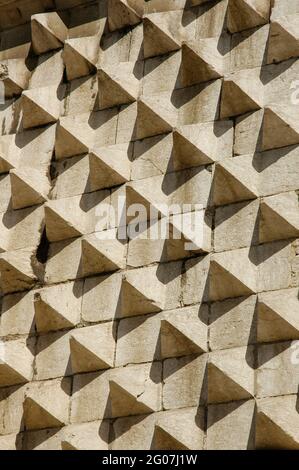 Portugal, Lissabon. Casa dos Bicos (Haus der Schnäbel). Palast von Francisco de Arruda (d. L 1547, S. Hauptsitz der Jose Saramago Foundation. Architektonisches Detail der Fassade. Stockfoto