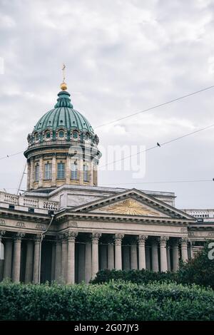 Sankt-Petersburg, Russland, 22. August 2020: Landschaft der Kasaner Kathedrale im Sommer. Stockfoto